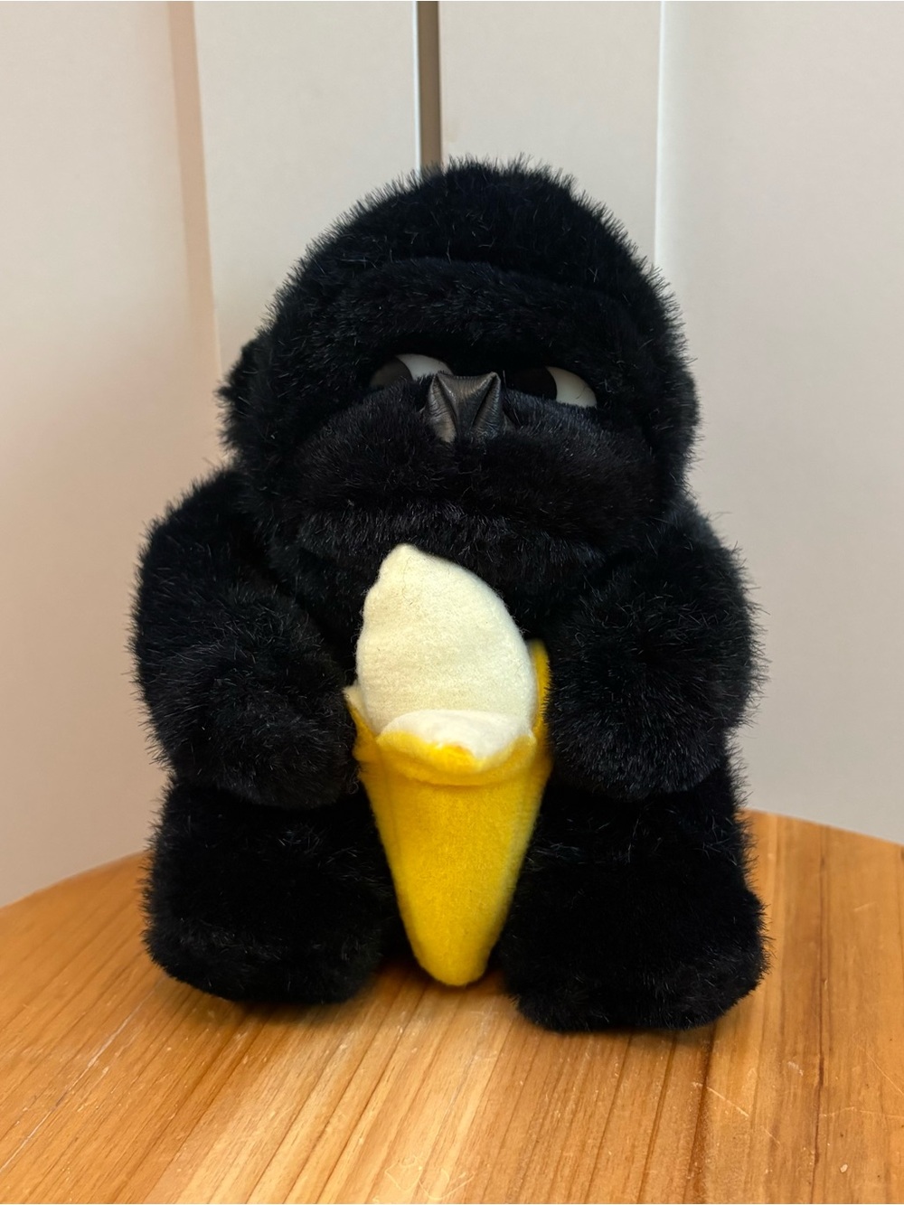 Vintage Embrace Platinum Gorilla Holding Banana Side Eye Rare 6” black Ape 1989